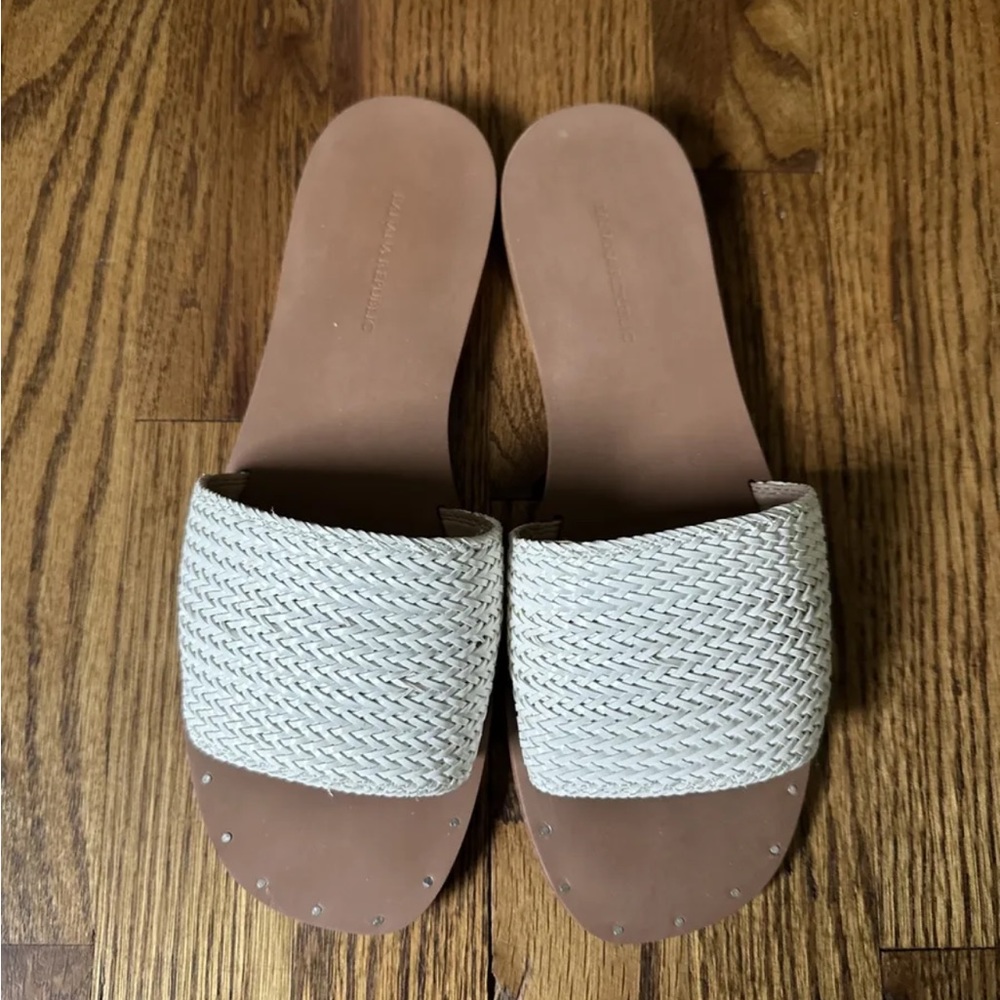 New Banana Republic White Woven Leather Slides